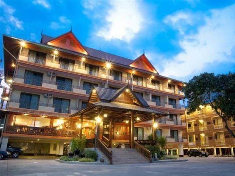 Baankhun Chiang Mai Hotel Bagian luar foto