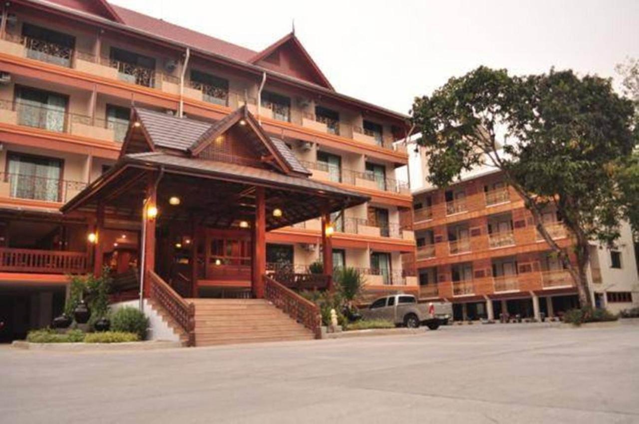 Baankhun Chiang Mai Hotel Bagian luar foto