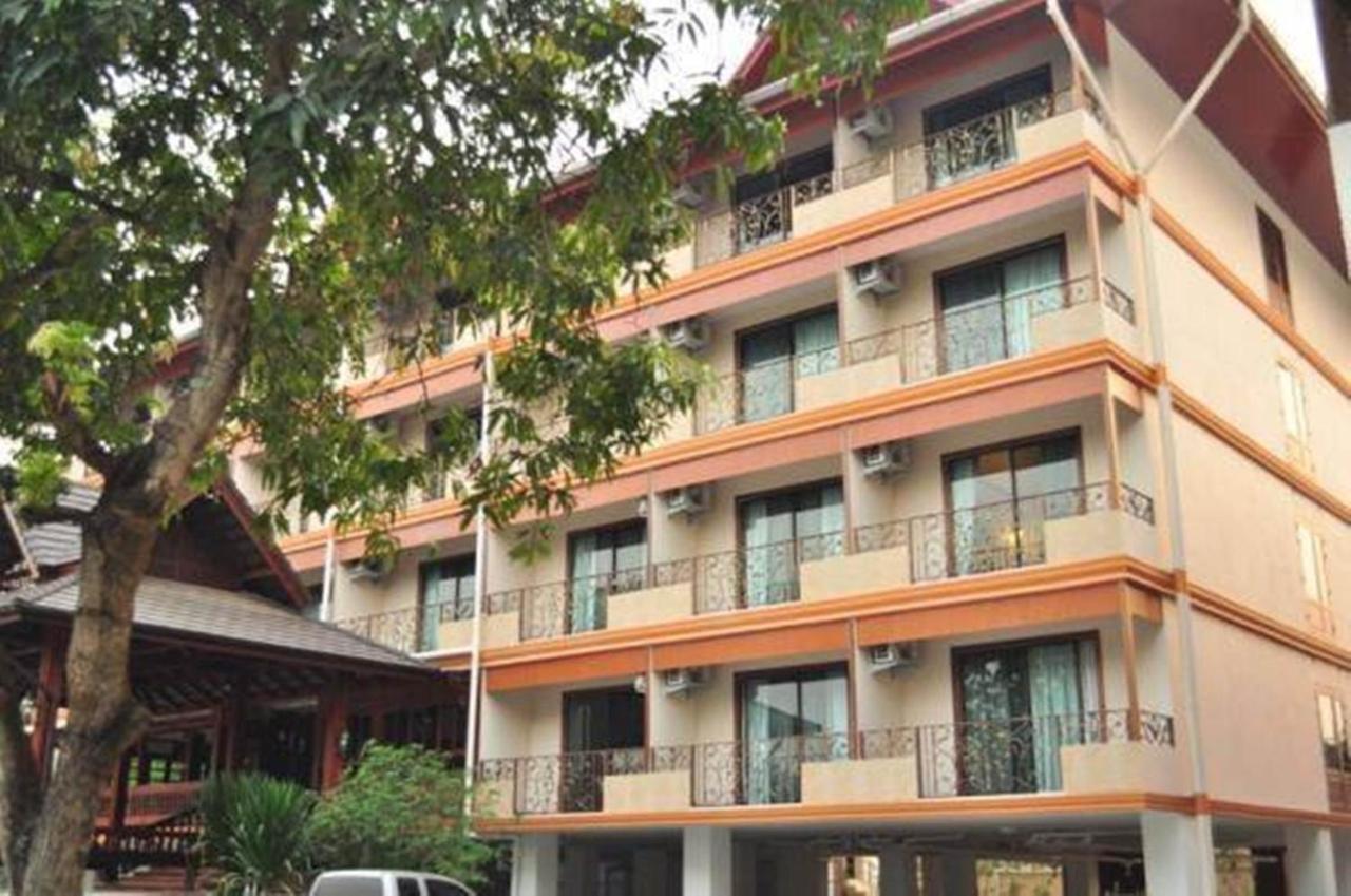 Baankhun Chiang Mai Hotel Bagian luar foto